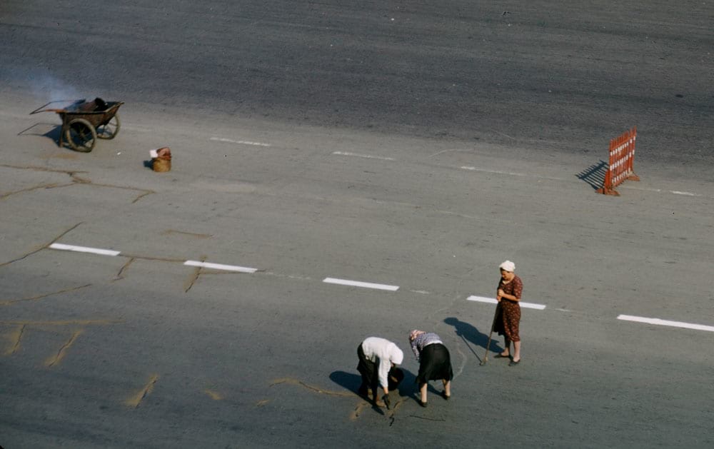 Дорожні роботи на вулиці Чайковського (нині Новинський бульвар), Москва