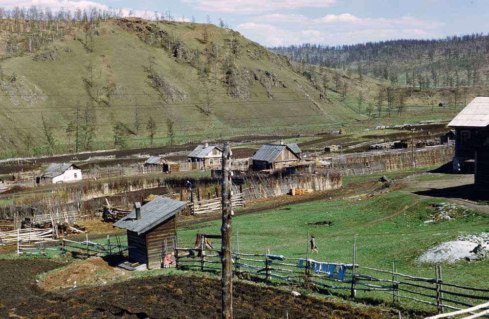 Селянське подвір’я. Місце зйомки невідоме