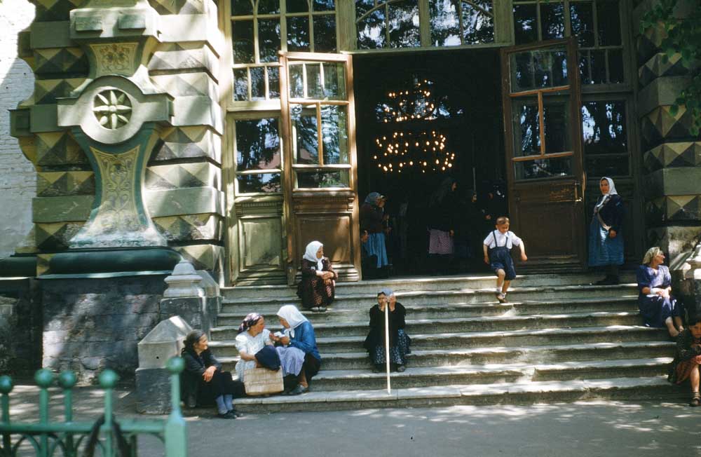 Вхід до Успенського собору на території Троїце-Сергієвої лаври, Загорськ (нині – Сергіїв Посад)